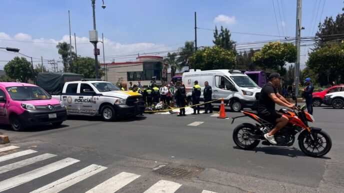 Tragedia en Xochimilco: Un motociclista pierde la vida al intentar eludir un retén policial