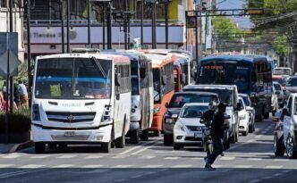 Transporte gratuito para menores: el debate que enfrenta educación y gasto