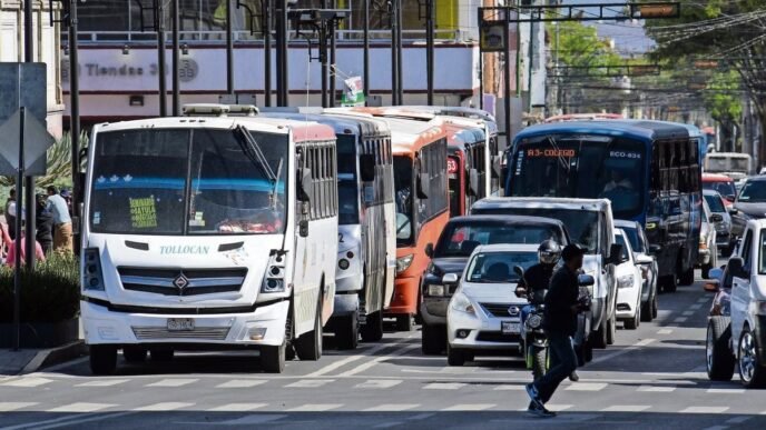Transporte gratuito para menores: el debate que enfrenta educación y gasto